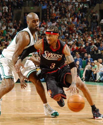 外线手感冰凉！森林狼首节三分6中0，太阳11中2（外线哑火：森林狼首节三分6投全失，太阳11投仅中2）