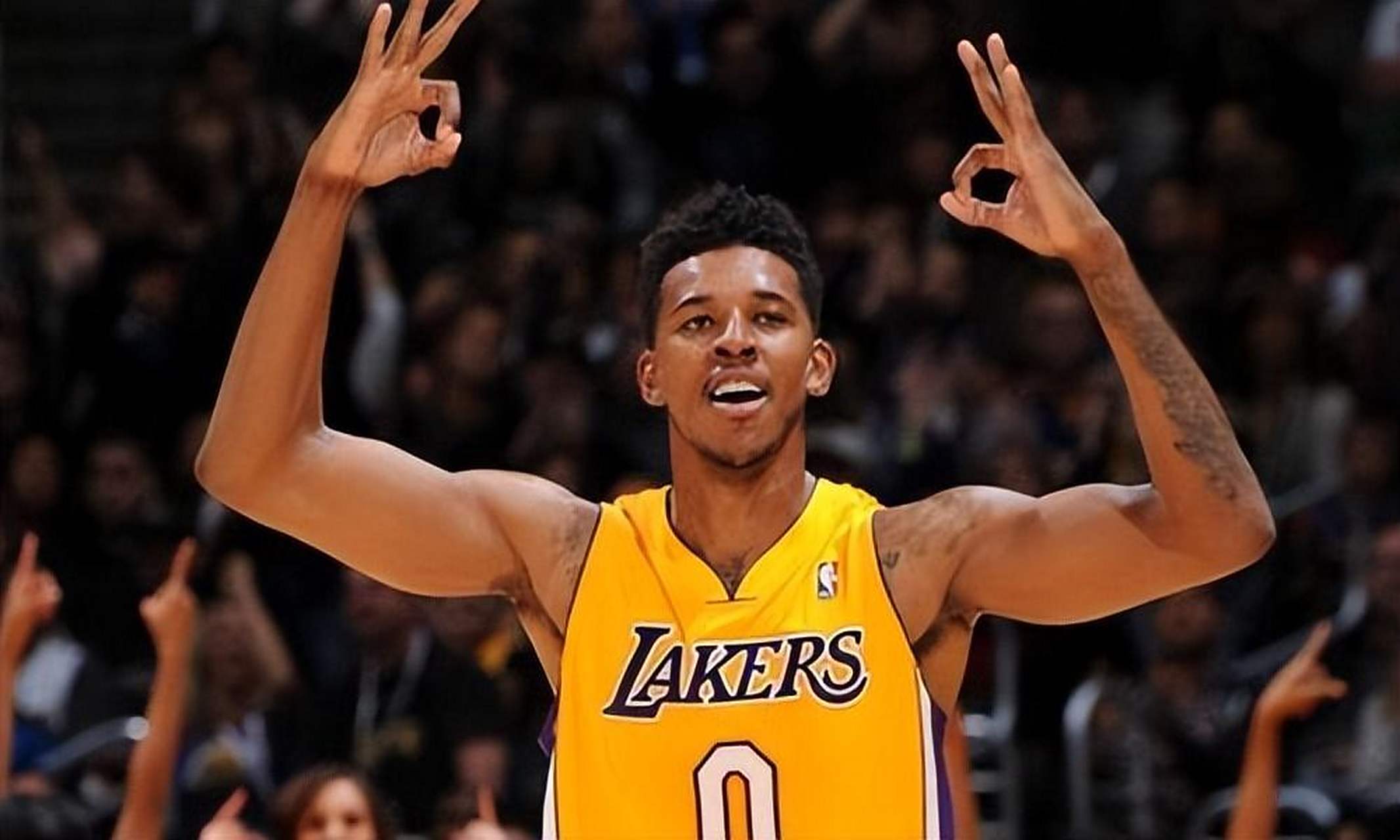 热血，奔赴冠军之路！突破身体桎梏 他们以手为足驰骋赛场（热血逐冠！打破身体枷锁，他们以手代足纵横赛场）